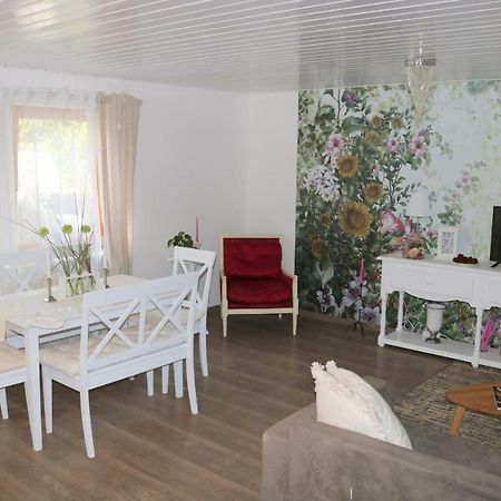 Soutterain - Wohnung Mit Senkgarten Weingarten  Eksteriør billede