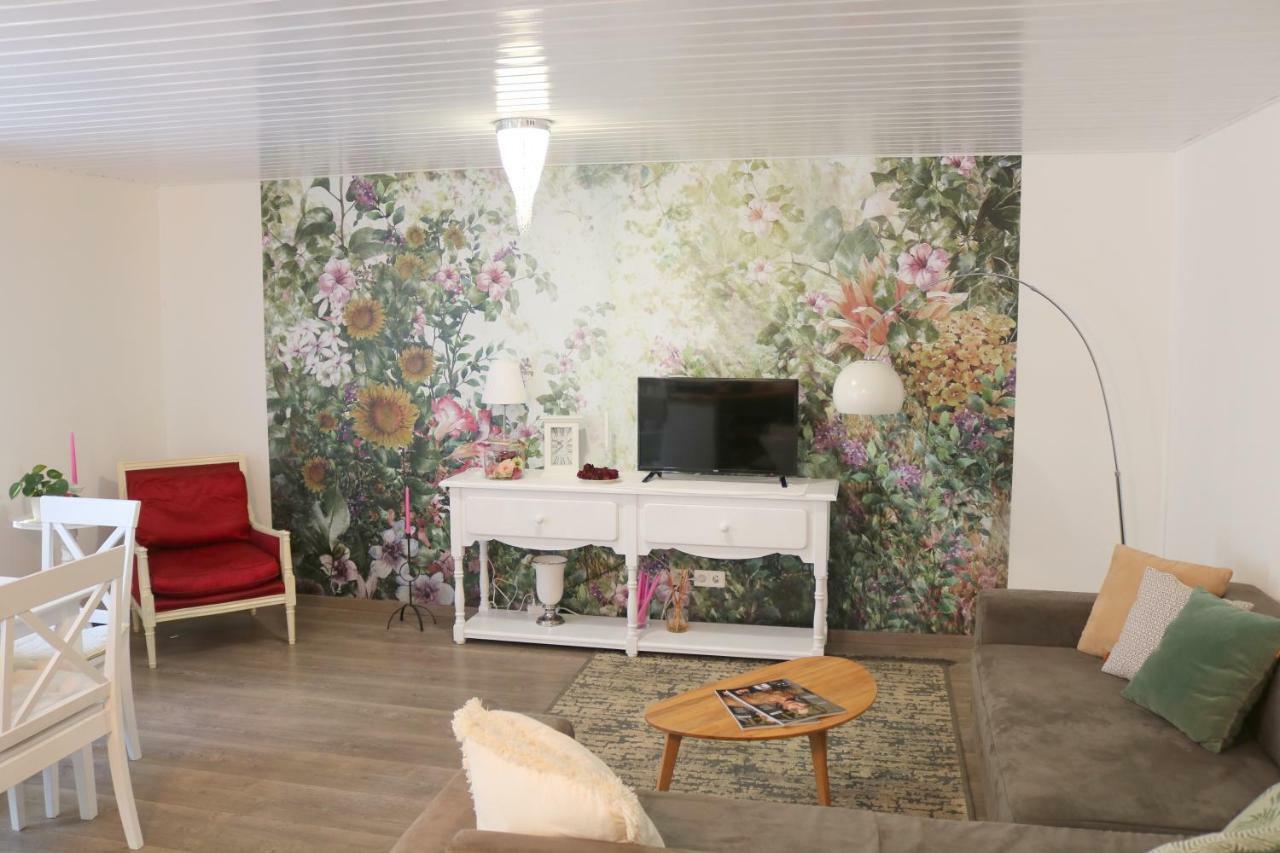 Soutterain - Wohnung Mit Senkgarten Weingarten  Eksteriør billede